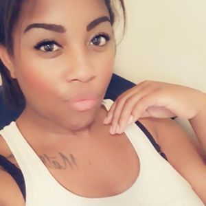 Meet your Posher, Denelia